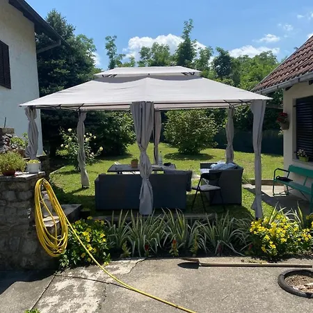 Simsir Novi Sad Wifi Tatil Evi *